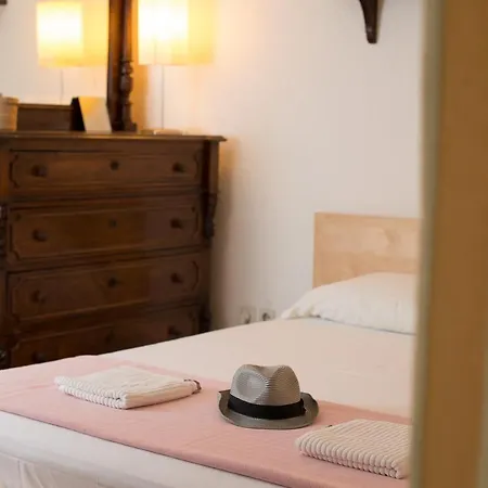 Ideal Stopover Beach House For Travellers & Families